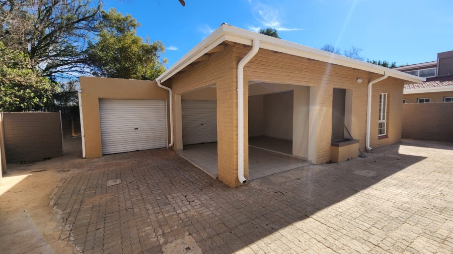 To Let 3 Bedroom Property for Rent in Flamwood North West